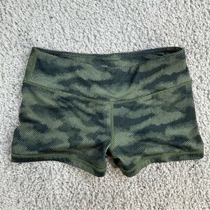 Tough Mode Shorts Womens Small Activewear Camouflage Sweat Wicking Mid Rise Camo